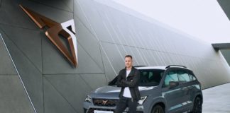 Barcelona-Ter-Stegen-apresenta-a-Cupra-Ateca
