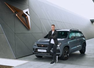 Barcelona-Ter-Stegen-apresenta-a-Cupra-Ateca