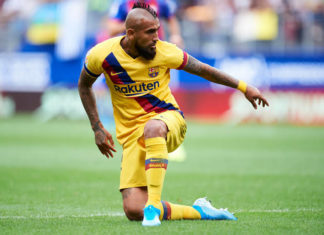 Barcelona | Arturo Vidal ainda pode deixar o Camp Nou Arturo-Vidal-treina-nas-ruas-de-Barcelona-enquanto-espera-sua-transferência