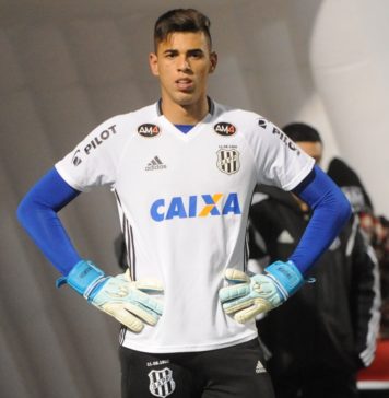 Barcelona-de-olho-no-Ivan-Quaresma-goleiro-da-Ponte-Preta