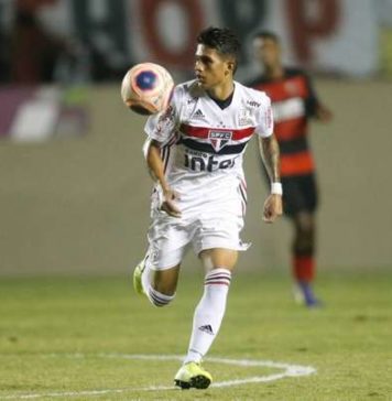 Barcelona-exercerá-opção-de-compra-do-atacante-Gustavo-Maia