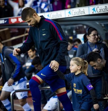 Barcelona-Gerard-Piqué-sai-em-defesa-de-Eder-Sarabia