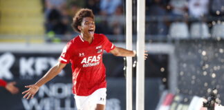 Ronald-Koeman-quer-Calvin-Stengs-no-Barcelona-segundo-jornal