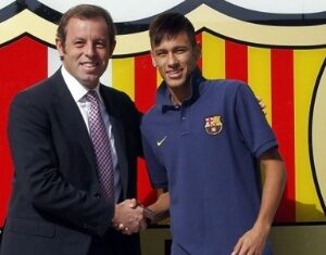 Neymar se encontra com ex-presidente do Barcelona em restaurante neymar-se-encontra-com-ex-presidente-do-barcelona-em-restauranteneymar-se-encontra-com-ex-presidente-do-barcelona-em-restaurante