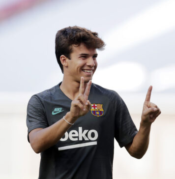 Barcelona-Riqui-Puig-e-surreal-marcar-um-gol-de-cabeça