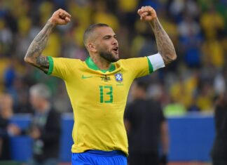 Barcelona-deixa-Daniel-Alves-de-fora-da-Liga-Europa