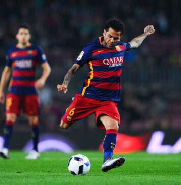 OFICIAL: Daniel Alves vestirá a camisa 8 no Barcelona Oficial-Daniel-Alves-vestira-a-camisa-8-no-Barcelona
