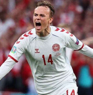 A-estrela-da-Dinamarca-Mikkel-Damsgaard-atrai-o-interesse-do-Barcelona