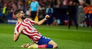 barcelona-confirma-que-tem-opcao-de-contratar-yannick-carrasco